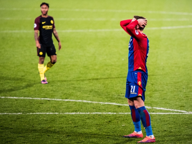 Wickham Head In Hands